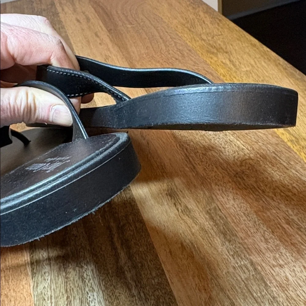 Juicy Couture Black ManMade Seneca Thong Flip Flop Size 10